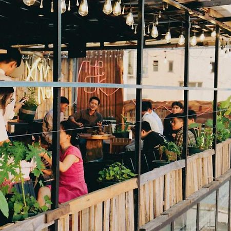 The GK House: Eco-Friendly Central Hostel with Rooftop Views Ho Chi Minh City Exterior photo