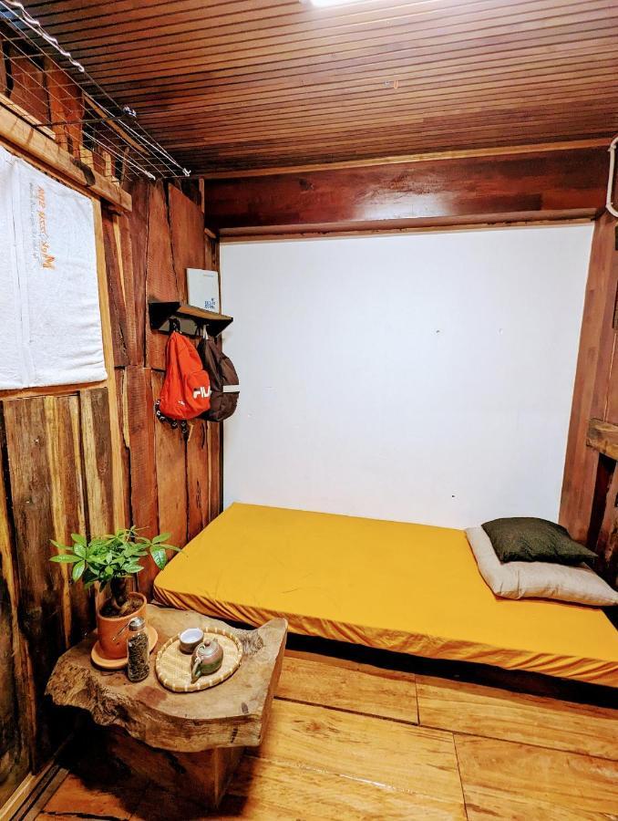 The GK House: Eco-Friendly Central Hostel with Rooftop Views Ho Chi Minh City Exterior photo