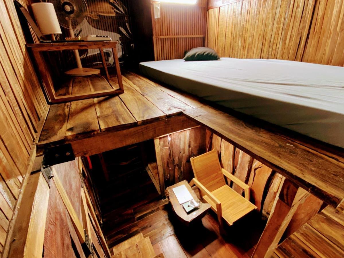 The GK House: Eco-Friendly Central Hostel with Rooftop Views Ho Chi Minh City Exterior photo
