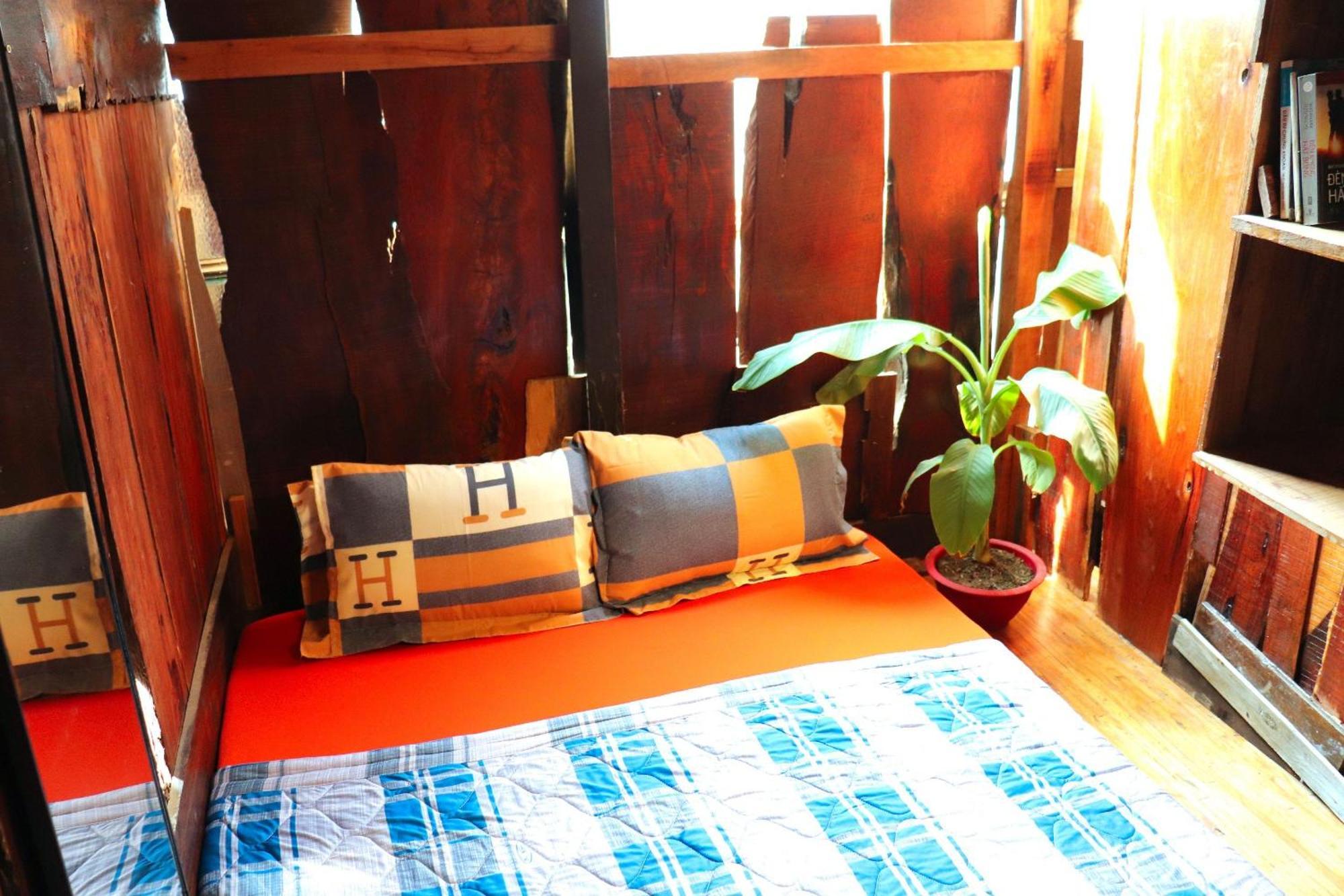 The GK House: Eco-Friendly Central Hostel with Rooftop Views Ho Chi Minh City Exterior photo