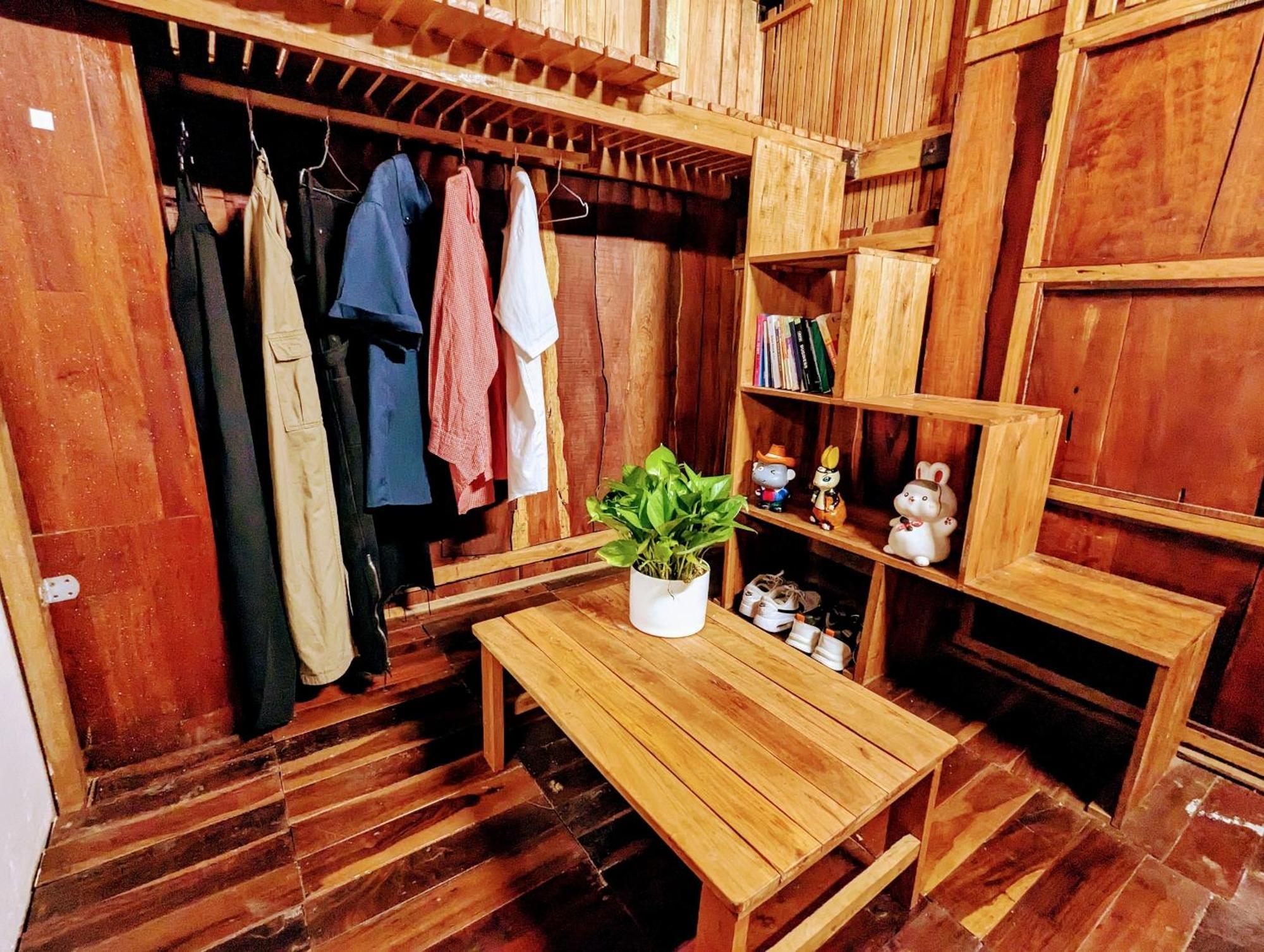 The GK House: Eco-Friendly Central Hostel with Rooftop Views Ho Chi Minh City Exterior photo