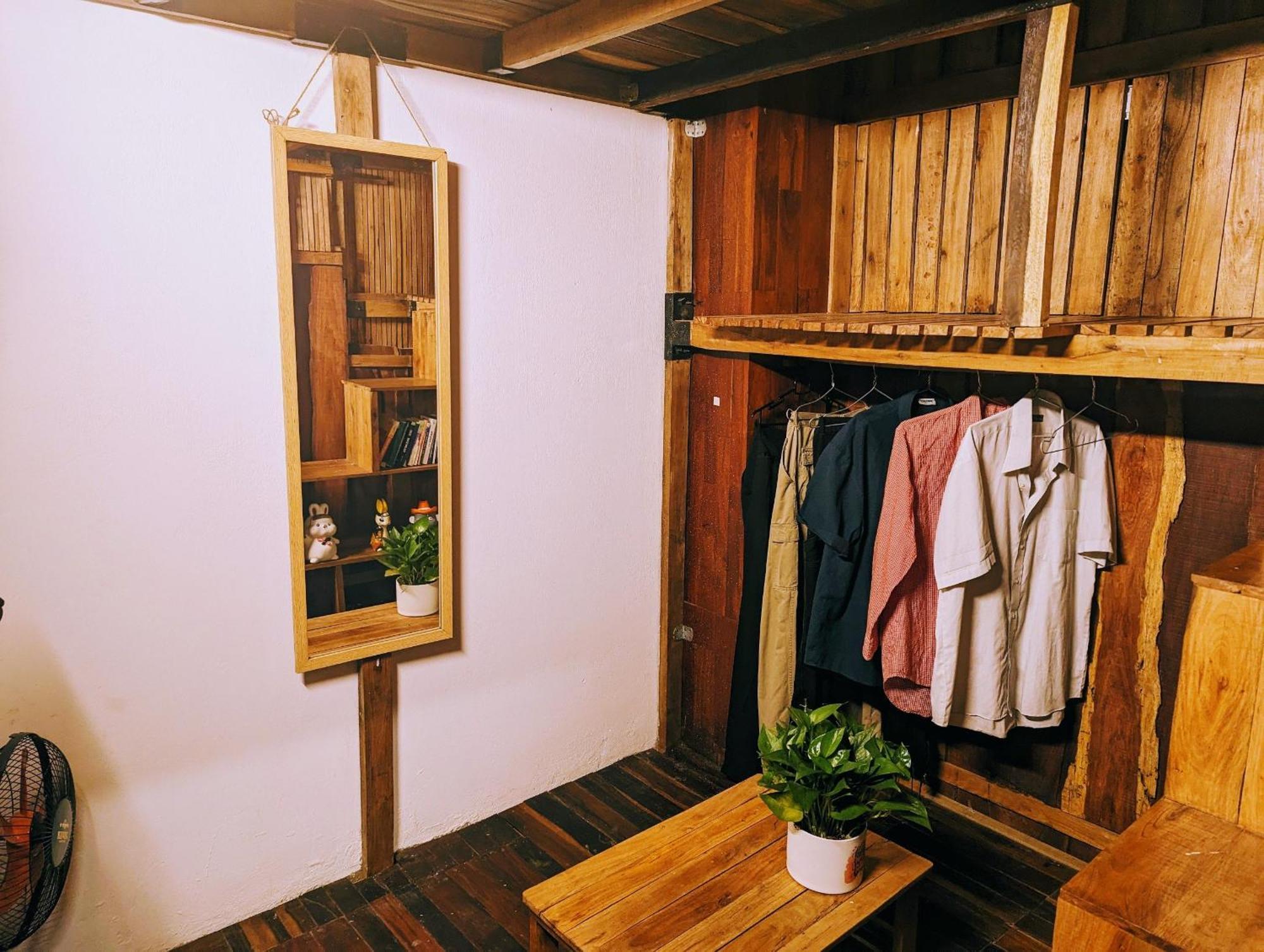 The GK House: Eco-Friendly Central Hostel with Rooftop Views Ho Chi Minh City Exterior photo