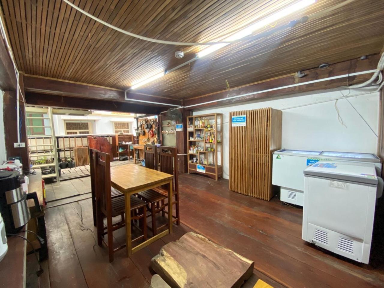 The GK House: Eco-Friendly Central Hostel with Rooftop Views Ho Chi Minh City Exterior photo